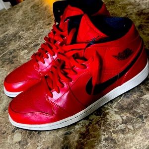 Air Jordan Retro 1 Mid “Gym Red”